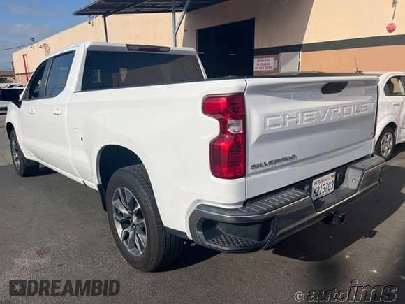 2021 Chevrolet Silverado 1500 LT z VIN 3GCPWCED6MG383471, wystawiony jako IAAI lot #42835282 z przebiegiem 75 695 mil mil oraz . Historia ofert i sprzedaży dostępna na DreamBid. Obrazek 1.