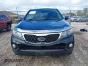 ✅ 2011 Kia Sorento EX • VIN: 5XYKU3A14BG007729 • Lot: 43516068. Wystawiony na IAAI z przebiegiem Nie podano. Bezpłatny archiwum sprzedaży aukcyjnych z USA i szczegółowy raport historii pojazdu na DreamBid. Zdjęcie 12.