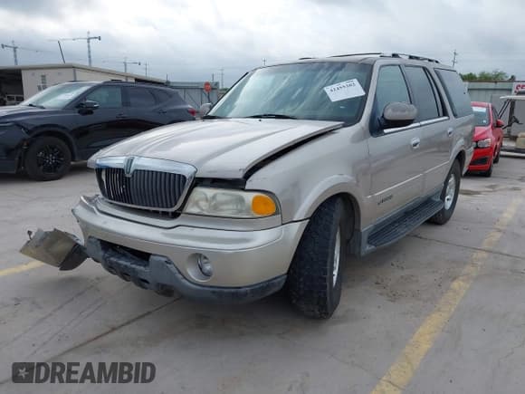 ✅ 2001 Lincoln Navigator • VIN: 5LMEU27R61LJ25426 • Лот: 42455202. Опубликован ранее на IAAI с пробегом 345 744 миль. Бесплатный доступ к архиву аукционных продаж из США и подробный отчёт об истории автомобиля на DreamBid. Изображение 2.