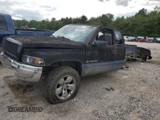 ✅ 1998 Dodge 1500 • VIN: 3B7HF13Z5WG204248 • Лот: 71543434. Опубликован ранее на Copart с пробегом 212 028 миль. Бесплатный доступ к архиву аукционных продаж из США и подробный отчёт об истории автомобиля на DreamBid. Изображение 1.