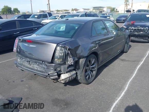 ✅ 2014 Chrysler 300 S • VIN: 2C3CCABG3EH273168 • Лот: 43624958. Опубликован ранее на IAAI с пробегом 143 277 миль. Бесплатный доступ к архиву аукционных продаж из США и подробный отчёт об истории автомобиля на DreamBid. Изображение 4.