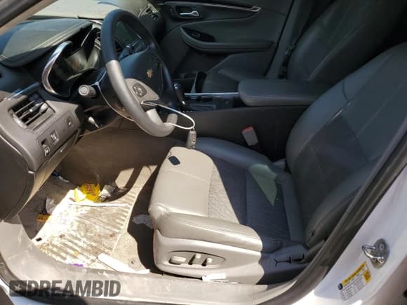 ✅ 2018 Chevrolet Impala LT • VIN: 1G11Z5SAXJU105211 • Lot: 71728424. Wystawiony na Copart z przebiegiem 164 815 mil. Bezpłatny archiwum sprzedaży aukcyjnych z USA i szczegółowy raport historii pojazdu na DreamBid. Zdjęcie 7.