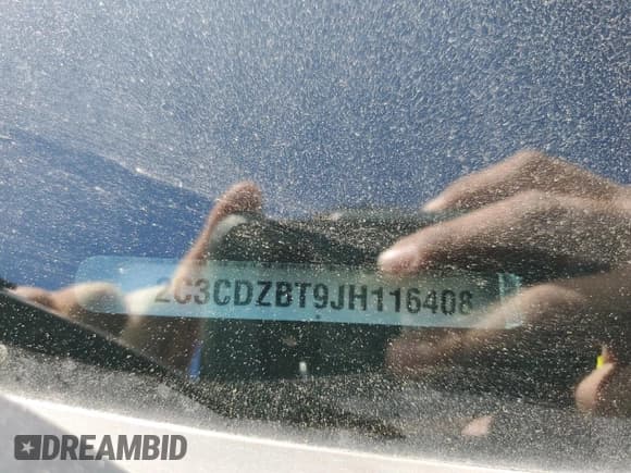 ✅ 2018 Dodge Challenger T/A • VIN: 2C3CDZBT9JH116408 • Lot: 46701994. Wystawiony na Copart z przebiegiem 28 237 mil. Bezpłatny archiwum sprzedaży aukcyjnych z USA i szczegółowy raport historii pojazdu na DreamBid. Zdjęcie 13.