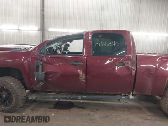 ✅ 2008 Chevrolet Silverado 2500HD LTZ • VIN: 1GCHK236X8F221994 • Лот: 43468610. Опубликован ранее на IAAI с пробегом 232 230 миль. Бесплатный доступ к архиву аукционных продаж из США и подробный отчёт об истории автомобиля на DreamBid. Изображение 15.