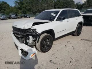 ✅ 2025 Jeep Grand Cherokee Limited • VIN: 1C4RJHBG2SC311220 • Лот: 69698135. Опубликован ранее на Copart с пробегом 5 832 миль. Бесплатный доступ к архиву аукционных продаж из США и подробный отчёт об истории автомобиля на DreamBid. Изображение 1.