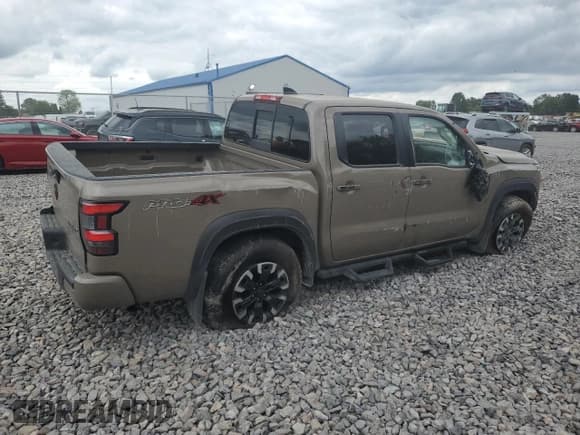 ✅ 2022 Nissan Frontier Pro-4X • VIN: 1N6ED1EK3NN680283 • Lot: 69388345. Wystawiony na Copart z przebiegiem 101 080 mil. Bezpłatny archiwum sprzedaży aukcyjnych z USA i szczegółowy raport historii pojazdu na DreamBid. Zdjęcie 3.