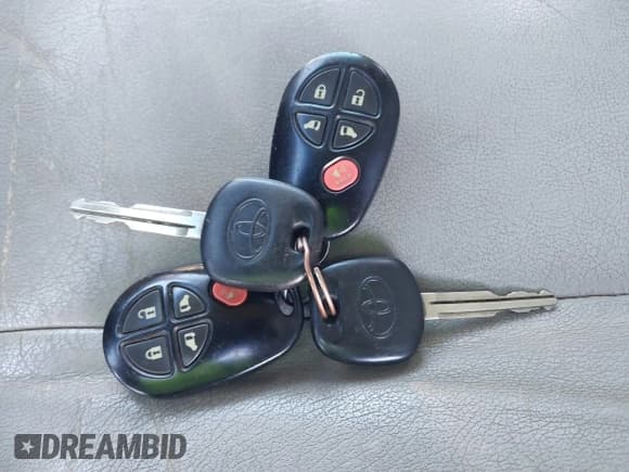 ✅ 2011 Toyota Sienna LE • VIN: 5TDKK3DCXBS039574 • Lot: 43610384. Listed on IAAI with 241,626 mi. Free auction sales archive from the USA and detailed vehicle history report at DreamBid. Image 11.