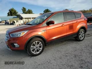 ✅ 2019 Ford Escape SE • VIN: 1FMCU9GD5KUC20028 • Lot: 91809275. Wystawiony na Copart z przebiegiem 131 633 mil. Bezpłatny archiwum sprzedaży aukcyjnych z USA i szczegółowy raport historii pojazdu na DreamBid. Zdjęcie 1.
