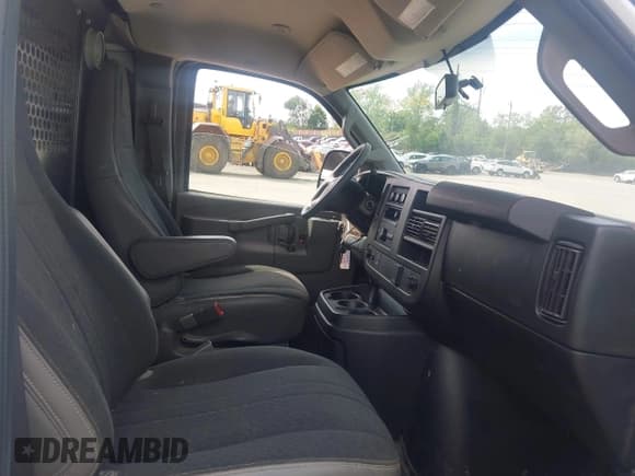 ✅ 2021 Chevrolet Express Cargo • VIN: 1GCWGAF72M1208980 • Lot: 42171829. Listed on IAAI with 40,296 mi. Free auction sales archive from the USA and detailed vehicle history report at DreamBid. Image 5.