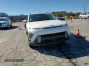 ✅ 2024 Hyundai Kona SEL • VIN: KM8HBCAB4RU042719 • Лот: 86505845. Опубликован ранее на Copart с пробегом 66 660 миль. Бесплатный доступ к архиву аукционных продаж из США и подробный отчёт об истории автомобиля на DreamBid. Изображение 14.