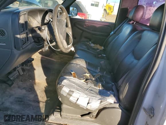 ✅ 2005 Chevrolet Silverado 2500HD • VIN: 1GCHC24285E150966 • Lot: 84203594. Wystawiony na Copart z przebiegiem 205 701 mil. Bezpłatny archiwum sprzedaży aukcyjnych z USA i szczegółowy raport historii pojazdu na DreamBid. Zdjęcie 7.