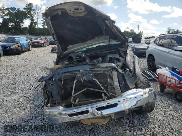 ✅ 2006 Chevrolet Silverado 2500HD LT3 • VIN: 1GCHK23206F101115 • Lot: 68626005. Wystawiony na Copart z przebiegiem Nie podano. Bezpłatny archiwum sprzedaży aukcyjnych z USA i szczegółowy raport historii pojazdu na DreamBid. Zdjęcie 5.