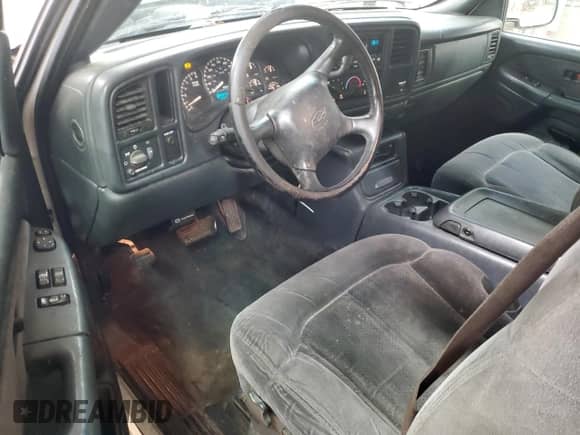 2002 Chevrolet Silverado 1500 with VIN 1GCEC19T72E234402, listed as a Copart auction lot 85130274 with 205,415 mi miles and Salvage title. Bid and sale history available at DreamBid. Image 8.