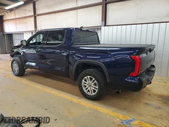 ✅ 2022 Toyota Tundra SR5 • VIN: 5TFLA5DB0NX034229 • Лот: 81979965. Опубликован ранее на Copart с пробегом 45 146 миль. Бесплатный доступ к архиву аукционных продаж из США и подробный отчёт об истории автомобиля на DreamBid. Изображение 2.