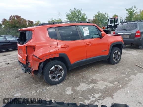 ✅ 2015 Jeep Renegade Latitude • VIN: ZACCJBBH2FPC36967 • Лот: 43110422. Опубликован ранее на IAAI с пробегом 166 072 миль. Бесплатный доступ к архиву аукционных продаж из США и подробный отчёт об истории автомобиля на DreamBid. Изображение 4.