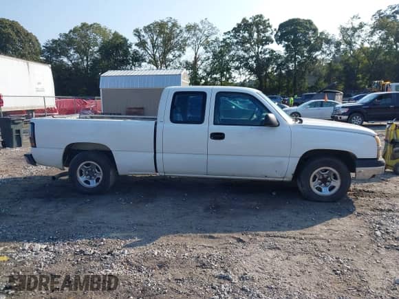 2004 Chevrolet Silverado 1500 LS with VIN 1GCEC19VX4Z316735, listed as a IAAI auction lot 43181327 with 161,094 mi miles and . Bid and sale history available at DreamBid. Image 13.