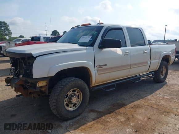 ✅ 2005 Chevrolet Silverado 2500HD LT • VIN: 1GCHK23225F900392 • Lot: 42413434. Wystawiony na IAAI z przebiegiem 220 187 mil. Bezpłatny archiwum sprzedaży aukcyjnych z USA i szczegółowy raport historii pojazdu na DreamBid. Zdjęcie 2.