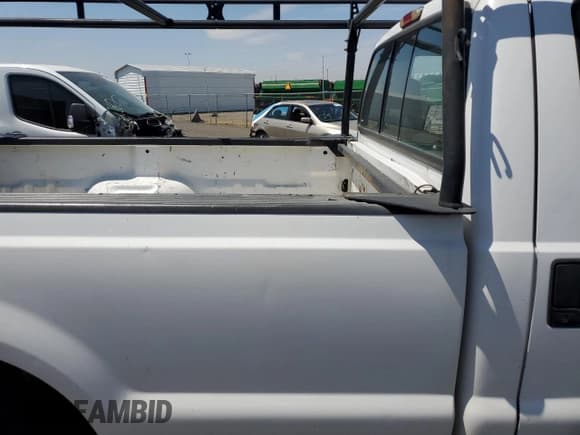 ✅ 1999 Ford F-250 XL • VIN: 1FTNF21L2XEE17853 • Lot: 58869285. Wystawiony na Copart z przebiegiem 140 220 mil. Bezpłatny archiwum sprzedaży aukcyjnych z USA i szczegółowy raport historii pojazdu na DreamBid. Zdjęcie 10.