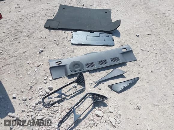 ✅ 2016 Chevrolet Corvette 2LT • VIN: 1G1YD2D72G5112881 • Lot: 43192346. Listed on IAAI with 13,863 mi. Free auction sales archive from the USA and detailed vehicle history report at DreamBid. Image 19.