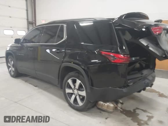 ✅ 2022 Chevrolet Traverse LT • VIN: 1GNEVHKW3NJ124361 • Lot: 41033053. Wystawiony na IAAI z przebiegiem 27 869 mil. Bezpłatny archiwum sprzedaży aukcyjnych z USA i szczegółowy raport historii pojazdu na DreamBid. Zdjęcie 3.