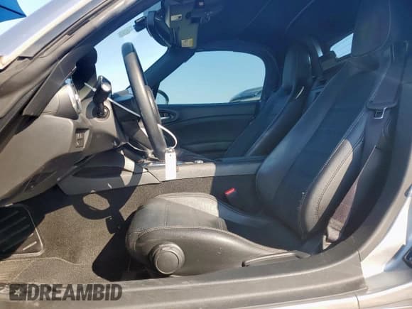 ✅ 2017 FIAT 124 Spider Classica • VIN: JC1NFAEK1H0130365 • Lot: 80670035. Wystawiony na Copart z przebiegiem 46 762 mil. Bezpłatny archiwum sprzedaży aukcyjnych z USA i szczegółowy raport historii pojazdu na DreamBid. Zdjęcie 7.