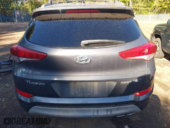 2017 Hyundai Tucson Sport с VIN KM8J33A2XHU392823, выставлен на аукционе IAAI как лот 43465336 с пробегом 87 500 миль миль и . История ставок и продаж доступна на DreamBid. Изображение 17.