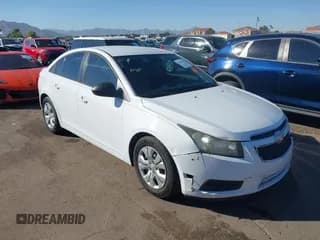 ✅ 2013 Chevrolet Cruze LS • VIN: 1G1PA5SH3D7208147 • Лот: 43570935. Опубликован ранее на IAAI с пробегом 152 720 миль. Бесплатный доступ к архиву аукционных продаж из США и подробный отчёт об истории автомобиля на DreamBid. Изображение 1.