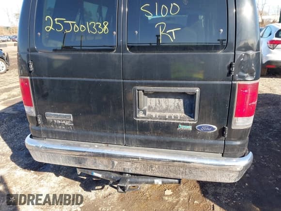 ✅ 2014 Ford Econoline Passenger XL • VIN: 1FBSS3BL1EDB21149 • Lot: 41529261. Wystawiony na IAAI z przebiegiem Nie podano. Bezpłatny archiwum sprzedaży aukcyjnych z USA i szczegółowy raport historii pojazdu na DreamBid. Zdjęcie 6.