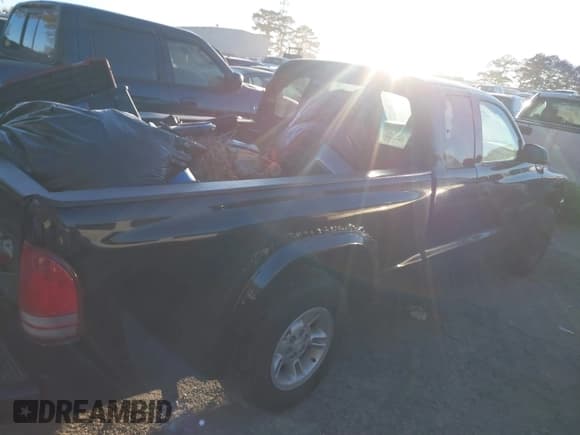 ✅ 2000 Dodge Dakota Sport • VIN: 1B7GG22N3YS697498 • Lot: 40923958. Wystawiony na IAAI z przebiegiem Nie podano. Bezpłatny archiwum sprzedaży aukcyjnych z USA i szczegółowy raport historii pojazdu na DreamBid. Zdjęcie 4.