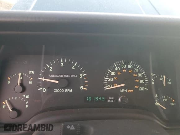 ✅ 1999 Jeep Cherokee Limited • VIN: 1J4FF78S3XL579902 • Lot: 83568494. Wystawiony na Copart z przebiegiem 181 943 mil. Bezpłatny archiwum sprzedaży aukcyjnych z USA i szczegółowy raport historii pojazdu na DreamBid. Zdjęcie 9.