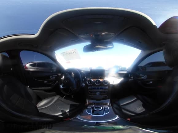 ✅ 2017 Mercedes-Benz C 300 • VIN: 55SWF4KB5HU180697 • Lot: 41993735. Wystawiony na IAAI z przebiegiem 60 498 mil. Bezpłatny archiwum sprzedaży aukcyjnych z USA i szczegółowy raport historii pojazdu na DreamBid. Zdjęcie 18.