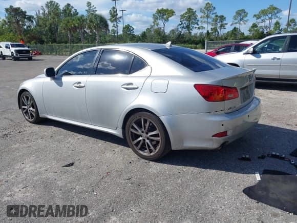 ✅ 2008 Lexus IS 250 • VIN: JTHBK262X82068456 • Lot: 43620803. Wystawiony na IAAI z przebiegiem 238 419 mil. Bezpłatny archiwum sprzedaży aukcyjnych z USA i szczegółowy raport historii pojazdu na DreamBid. Zdjęcie 3.