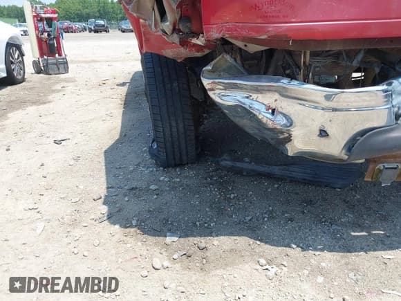 ✅ 2002 Ford F-250 XL • VIN: 1FTNX20F32EB42981 • Lot: 42585853. Wystawiony na IAAI z przebiegiem 244 297 mil. Bezpłatny archiwum sprzedaży aukcyjnych z USA i szczegółowy raport historii pojazdu na DreamBid. Zdjęcie 21.