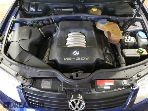 ✅ 2000 Volkswagen Passat • VIN: WVWWH23B5YE329657 • Лот: 88418585. Опубликован ранее на Copart с пробегом 57 810 миль. Бесплатный доступ к архиву аукционных продаж из США и подробный отчёт об истории автомобиля на DreamBid. Изображение 11.