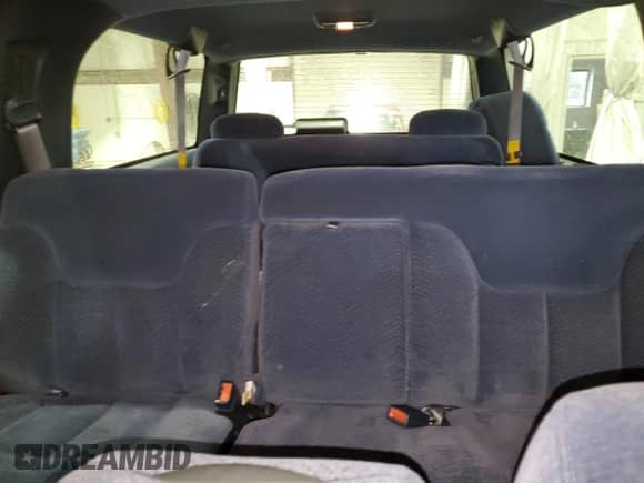 1998 Chevrolet Suburban с VIN 1GNEC16R5WJ361307, выставлен на аукционе Copart как лот 85717335 с пробегом 29 147 миль миль и Списание • Salvage title. История ставок и продаж доступна на DreamBid. Изображение 10.