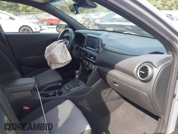 2021 Hyundai Kona Night Edition z VIN KM8K6CA52MU726553, wystawiony jako IAAI lot #43367831 z przebiegiem 33 710 mil mil oraz . Historia ofert i sprzedaży dostępna na DreamBid. Obrazek 5.