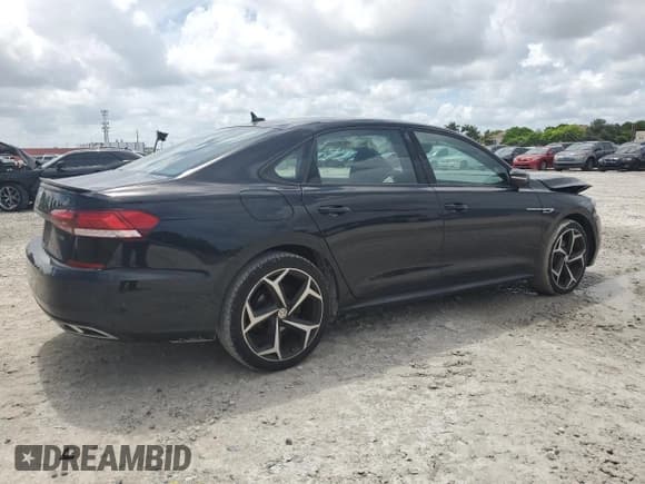 ✅ 2022 Volkswagen Passat R-Line • VIN: 1VWMA7A35NC006640 • Lot: 58991884. Listed on Copart with 18,319 mi. Free auction sales archive from the USA and detailed vehicle history report at DreamBid. Image 3.