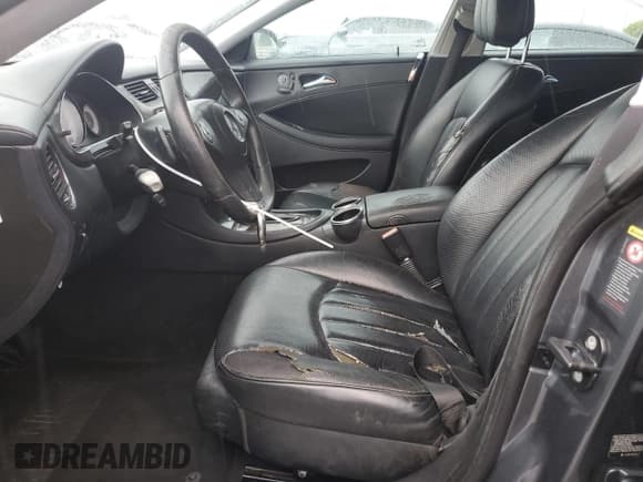 ✅ 2009 Mercedes-Benz CLS 550 • VIN: WDDDJ72XX9A153192 • Lot: 68124695. Listed on Copart with 113,687 mi. Free auction sales archive from the USA and detailed vehicle history report at DreamBid. Image 7.