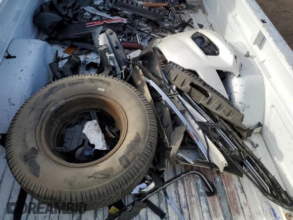 ✅ 1988 GMC Sierra 2500 • VIN: 2GTFK29K4J1587569 • Lot: 84950124. Listed on Copart with 189,218 mi. Free auction sales archive from the USA and detailed vehicle history report at DreamBid. Image 12.