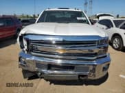 ✅ 2015 Chevrolet Silverado 2500HD LT • VIN: 1GC2KVEG6FZ142492 • Lot: 70559735. Wystawiony na Copart z przebiegiem 82 421 mil. Bezpłatny archiwum sprzedaży aukcyjnych z USA i szczegółowy raport historii pojazdu na DreamBid. Zdjęcie 5.