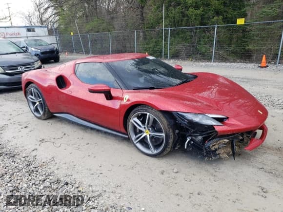 ✅ 2022 Ferrari 296 • VIN: ZFF99SLAXN0283335 • Lot: 51829075. Wystawiony na Copart z przebiegiem 4 146 mil. Bezpłatny archiwum sprzedaży aukcyjnych z USA i szczegółowy raport historii pojazdu na DreamBid. Zdjęcie 4.