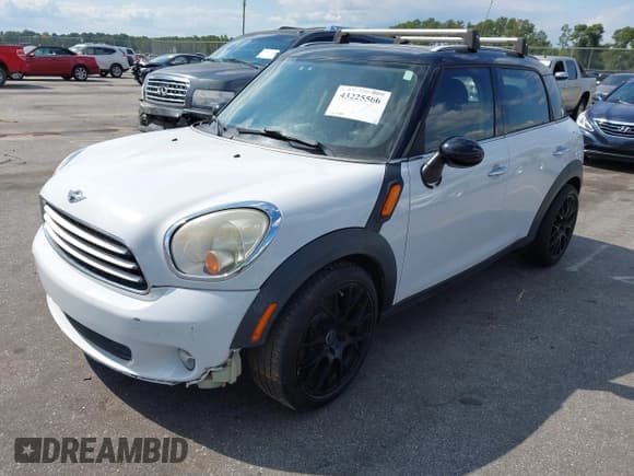 ✅ 2011 MINI Countryman • VIN: WMWZB3C53BWH95135 • Lot: 43225566. Wystawiony na IAAI z przebiegiem 142 930 mil. Bezpłatny archiwum sprzedaży aukcyjnych z USA i szczegółowy raport historii pojazdu na DreamBid. Zdjęcie 2.