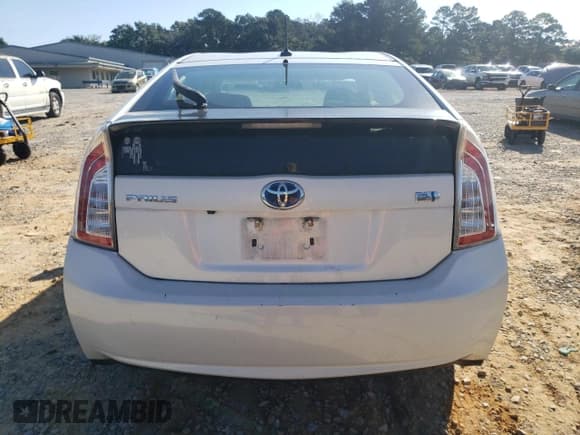 ✅ 2013 Toyota Prius Three • VIN: JTDKN3DU3D0356070 • Лот: 86272585. Опубликован ранее на Copart с пробегом 85 184 миль. Бесплатный доступ к архиву аукционных продаж из США и подробный отчёт об истории автомобиля на DreamBid. Изображение 6.