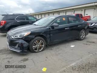 2018 Hyundai Sonata Sport z VIN 5NPE34AF4JH623942, wystawiony jako Copart lot #69877725 z przebiegiem 125 133 mil mil oraz Szkoda całkowita • Salvage title. Historia ofert i sprzedaży dostępna na DreamBid. Obrazek 1.