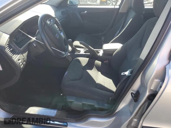 ✅ 2002 Volvo V70 • VIN: YV1SW61R521175309 • Lot: 53651065. Wystawiony na Copart z przebiegiem 79 032 mil. Bezpłatny archiwum sprzedaży aukcyjnych z USA i szczegółowy raport historii pojazdu na DreamBid. Zdjęcie 7.