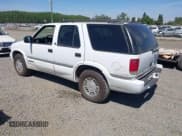 ✅ 2000 GMC Jimmy SLE Convenience • VIN: 1GKDT13W9Y2229019 • Lot: 42866913. Listed on IAAI with 120,195 mi. Free auction sales archive from the USA and detailed vehicle history report at DreamBid. Image 3.