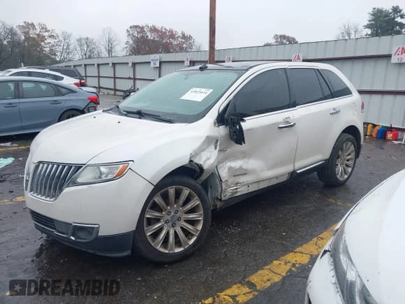 ✅ 2011 Lincoln MKX • VIN: 2LMDJ8JK3BBJ10104 • Lot: 43825614. Listed on IAAI with Not provided. Free auction sales archive from the USA and detailed vehicle history report at DreamBid. Image 16.
