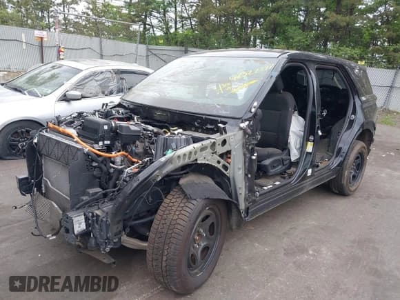 ✅ 2021 Ford Police Interceptor Utility • VIN: 1FM5K8AW9MNA01153 • Lot: 42322397. Listed on IAAI with 40,071 mi. Free auction sales archive from the USA and detailed vehicle history report at DreamBid. Image 2.