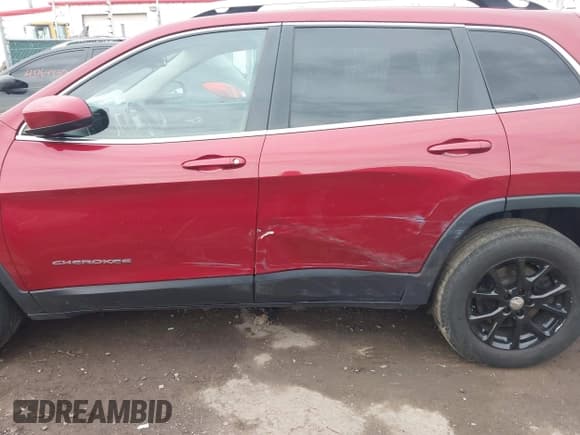 ✅ 2014 Jeep Cherokee Latitude • VIN: 1C4PJMCB4EW243976 • Lot: 43753995. Listed on IAAI with 154,089 mi. Free auction sales archive from the USA and detailed vehicle history report at DreamBid. Image 6.