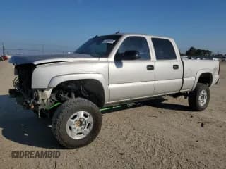 ✅ 2005 Chevrolet Silverado 2500HD LS • VIN: 1GCHK23U65F897501 • Lot: 87408535. Wystawiony na Copart z przebiegiem 140 369 mil. Bezpłatny archiwum sprzedaży aukcyjnych z USA i szczegółowy raport historii pojazdu na DreamBid. Zdjęcie 1.